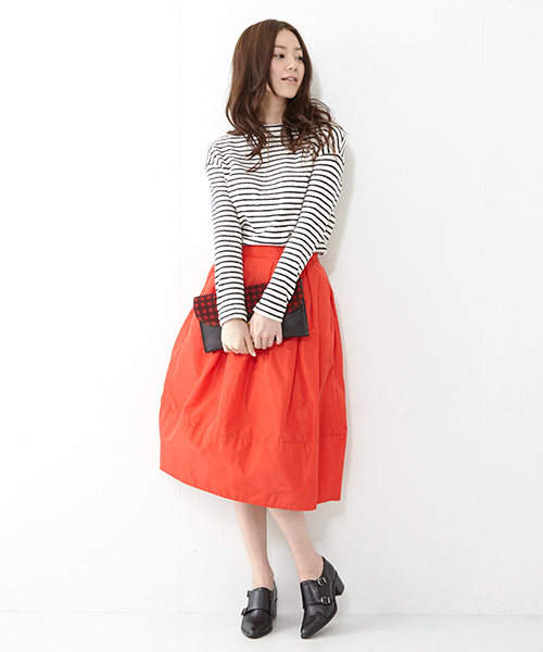 Ray BEAMS(レイビームス)の「Ray BEAMS / タックボリューム コクーンスカート(スカート・レディース・ブラック/レッド・0/1)」の10枚目の写真