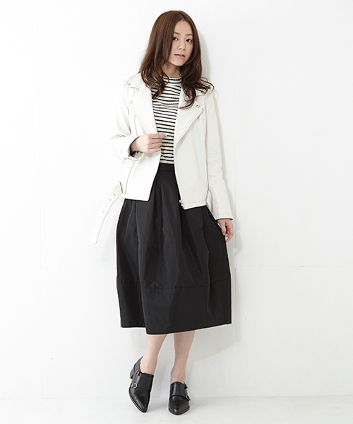 Ray BEAMS(レイビームス)の「Ray BEAMS / タックボリューム コクーンスカート(スカート・レディース・ブラック/レッド・0/1)」の8枚目の写真