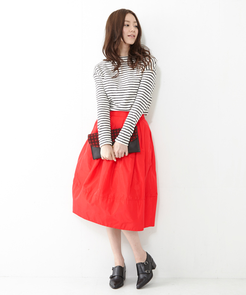 Ray BEAMS(レイビームス)の「Ray BEAMS / タックボリューム コクーンスカート(スカート・レディース・ブラック/レッド・0/1)」の16枚目の写真