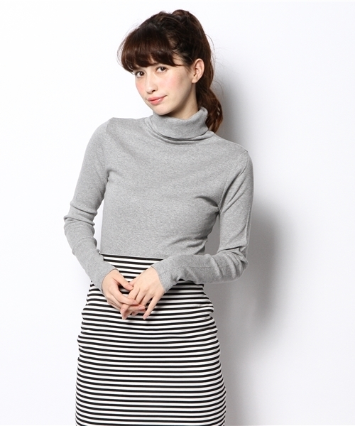 Ray BEAMS(レイビームス)の「Ray BEAMS / コットン フライス タートルネック(Tシャツ/カットソー・レディース・オフホワイト/シルバー/ブラック・ONE SIZE)」の3枚目の写真