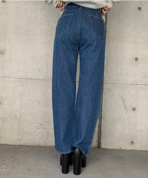 ENVYM（アンビー）の「センターシームデニムＰＴ（デニムパンツ・レディース・ブルー・M/S）」の6枚目の写真