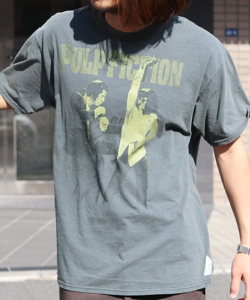ROOPTOKYO（ループトウキョウ）の「【雑誌 SAFARI掲載アイテム】THRIFTY LOOK/スリフティルック THRIFTY"PULP FICTION"TEE 半袖Tシャツ ビッグシルエット（Tシャツ/カットソー・メンズ・ブラック系その他/ブラック/ブラック系その他2・L/XL/XXL）」の2枚目の写真