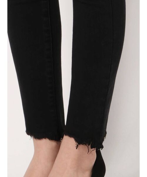 Ungrid（アングリッド）の「ブラックハイウエストフレイドヘムストスリ（デニムパンツ・レディース・ブラック・24inch/25inch/26inch/27inch/23inch）」の14枚目の写真