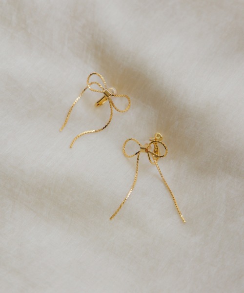 flower(フラワー)の「スウィングリボンイヤリング(イヤリング・レディース・ゴールド・FREE)」の16枚目の写真