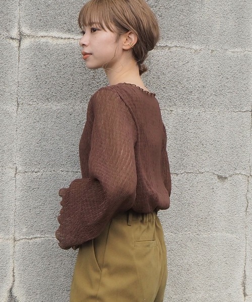 tiptop（ティップトップ）の「クリンクルブラウス×キャミSET（シャツ/ブラウス・レディース・アイボリー/ブラック/ブラウン・FREE）」の8枚目の写真