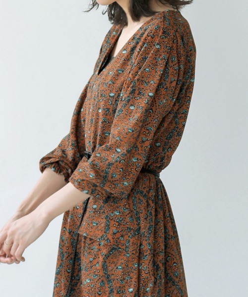 Bou Jeloud（ブージュルード）の「ベルト付ウエストマークワンピース（ワンピース・レディース・キャメル/ベージュ/ブラック・38）」の5枚目の写真