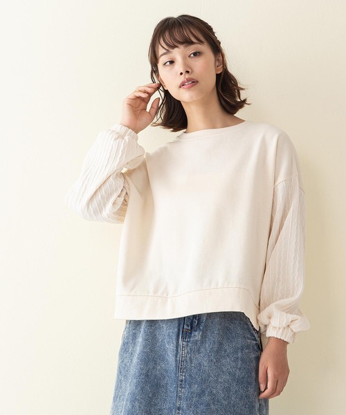 INNOCENT BLUE（イノセントブルー）の「【innocent blue/イノセントブルー】異素材　袖ボリュームプルオーバー 袖ケーブル編み 前後差　サイドスリット（Tシャツ/カットソー・レディース・アイボリー/ブラウン/ライトベージュ/グリーン/ブラック・MEDIUM）」の3枚目の写真