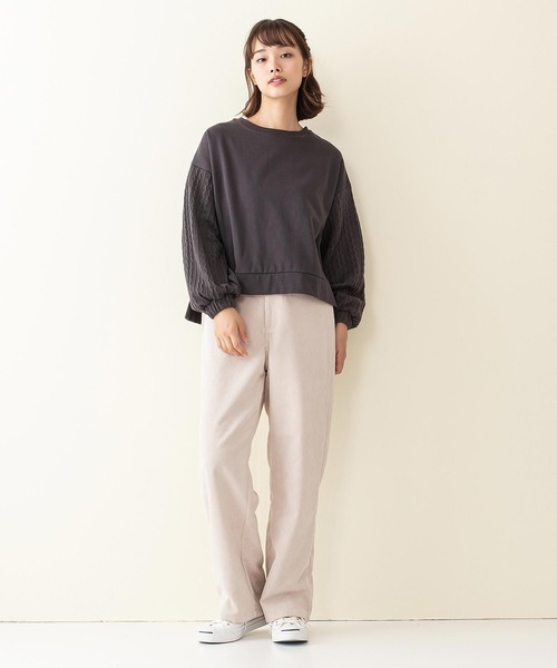 INNOCENT BLUE（イノセントブルー）の「【innocent blue/イノセントブルー】異素材　袖ボリュームプルオーバー 袖ケーブル編み 前後差　サイドスリット（Tシャツ/カットソー・レディース・アイボリー/ブラウン/ライトベージュ/グリーン/ブラック・MEDIUM）」の8枚目の写真