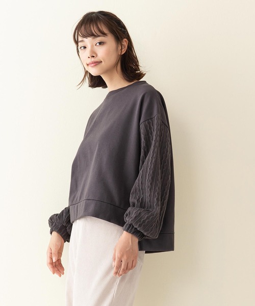 INNOCENT BLUE（イノセントブルー）の「【innocent blue/イノセントブルー】異素材　袖ボリュームプルオーバー 袖ケーブル編み 前後差　サイドスリット（Tシャツ/カットソー・レディース・アイボリー/ブラウン/ライトベージュ/グリーン/ブラック・MEDIUM）」の9枚目の写真