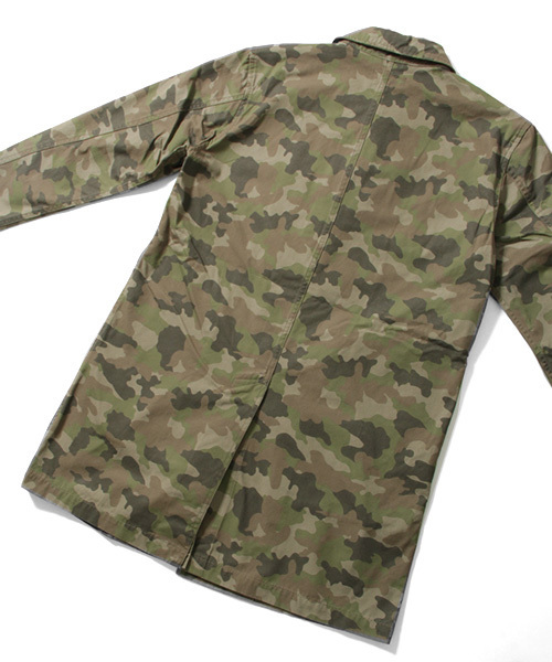 URBAN RESEARCH（アーバンリサーチ）の「UR コットンウェザーミドル丈コート（ステンカラーコート・メンズ・カモフラージュ・LARGE/MEDIUM）」の11枚目の写真