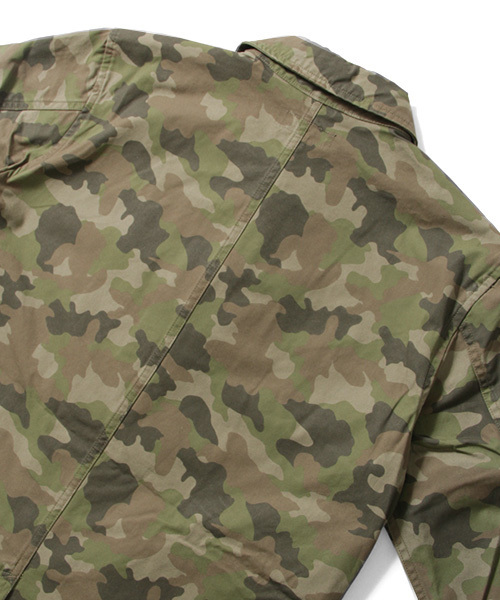 URBAN RESEARCH（アーバンリサーチ）の「UR コットンウェザーミドル丈コート（ステンカラーコート・メンズ・カモフラージュ・LARGE/MEDIUM）」の12枚目の写真