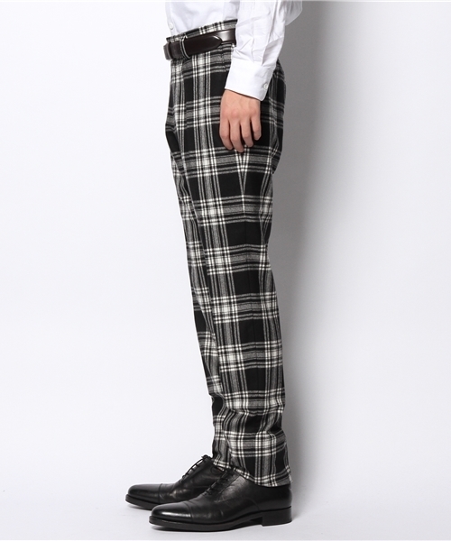 EDIFICE（エディフィス）の「【UOMO12月号掲載】サキソニープレイドスラックス（スラックス・メンズ・ブラック/ブラック系その他/グリーン/ネイビー・46/50/48/44/42）」の10枚目の写真