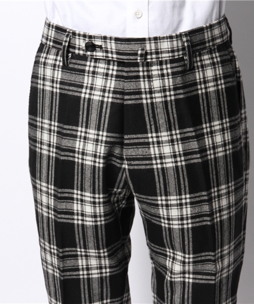 EDIFICE（エディフィス）の「【UOMO12月号掲載】サキソニープレイドスラックス（スラックス・メンズ・ブラック/ブラック系その他/グリーン/ネイビー・46/50/48/44/42）」の12枚目の写真