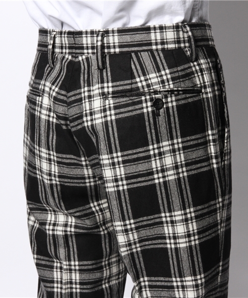 EDIFICE（エディフィス）の「【UOMO12月号掲載】サキソニープレイドスラックス（スラックス・メンズ・ブラック/ブラック系その他/グリーン/ネイビー・46/50/48/44/42）」の13枚目の写真