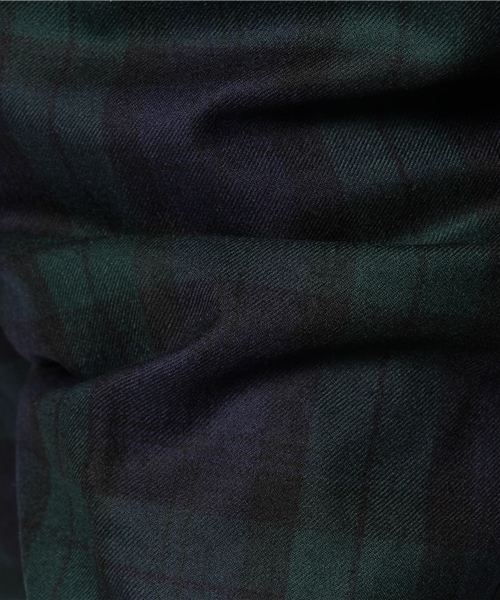 EDIFICE（エディフィス）の「【UOMO12月号掲載】サキソニープレイドスラックス（スラックス・メンズ・ブラック/ブラック系その他/グリーン/ネイビー・46/50/48/44/42）」の9枚目の写真