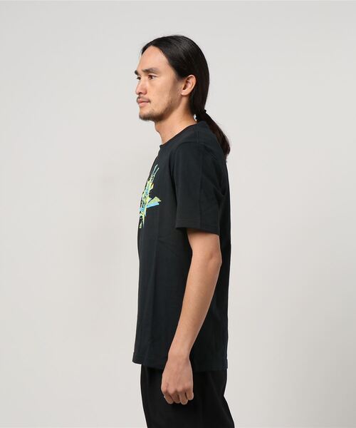 adidas（アディダス）の「カタカナ 半袖Tシャツ [Katakana Tee