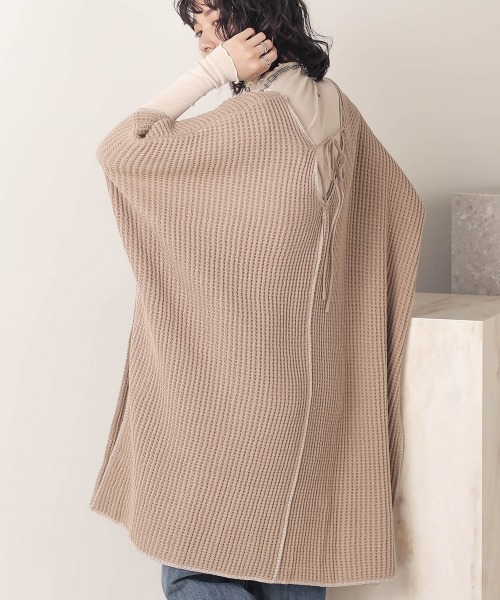 Bab(バブ)の「【WEB限定】ワッフル編みニットポンチョ(Tシャツ/カットソー・レディース・ベージュ/グレー/アイボリー・FREE)」の9枚目の写真