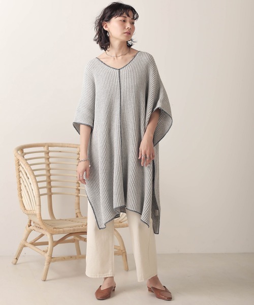 Bab(バブ)の「【WEB限定】ワッフル編みニットポンチョ(Tシャツ/カットソー・レディース・ベージュ/グレー/アイボリー・FREE)」の20枚目の写真