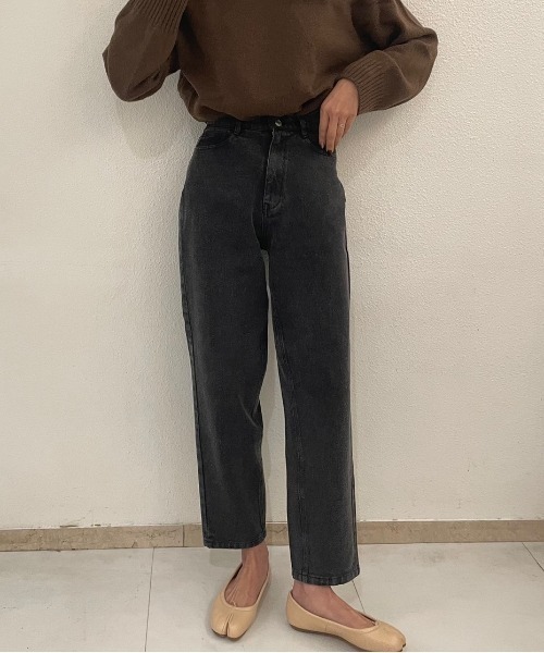 ulu(ウル)の「original Curved denim pants(その他パンツ・レディース・ブラック/ホワイト/ミント・FREE)」の1枚目の写真