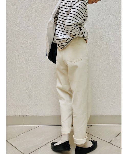 ulu(ウル)の「original Curved denim pants(その他パンツ・レディース・ブラック/ホワイト/ミント・FREE)」の4枚目の写真