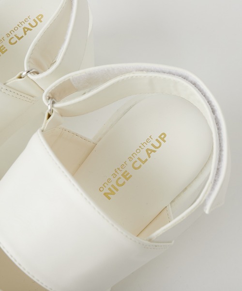 one after another NICE CLAUP（ワンアフターアナザーナイスクラップ）の「ヒールアップ厚底サンダル（サンダル・レディース・ホワイト/ブラック・SMALL/MEDIUM/LARGE）」の17枚目の写真