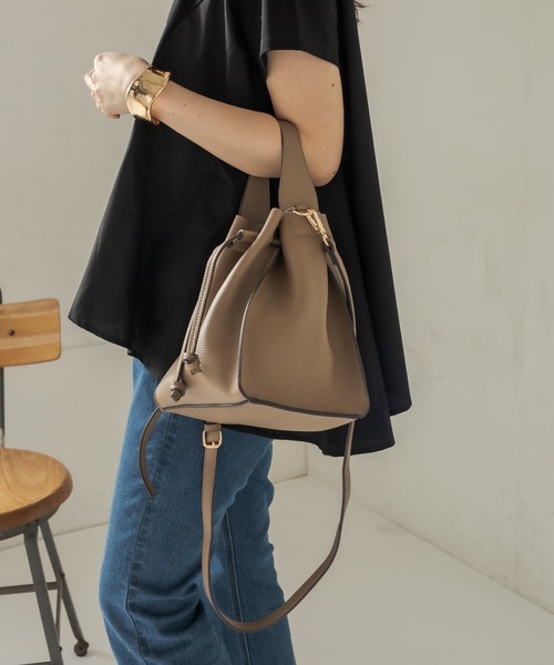 CAPRICIEUX LE'MAGE(カプリシューレマージュ)の「ドロストワンハンドルショルダーバッグ(ショルダーバッグ・レディース・ベージュ/グレー/ブラック・ONESIZE)」の8枚目の写真