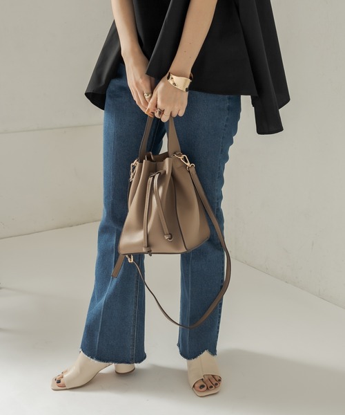 CAPRICIEUX LE'MAGE(カプリシューレマージュ)の「ドロストワンハンドルショルダーバッグ(ショルダーバッグ・レディース・ベージュ/グレー/ブラック・ONESIZE)」の10枚目の写真