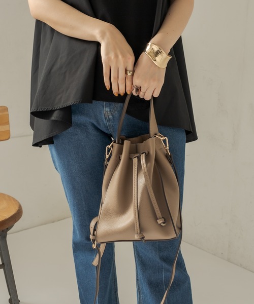 CAPRICIEUX LE'MAGE(カプリシューレマージュ)の「ドロストワンハンドルショルダーバッグ(ショルダーバッグ・レディース・ベージュ/グレー/ブラック・ONESIZE)」の7枚目の写真