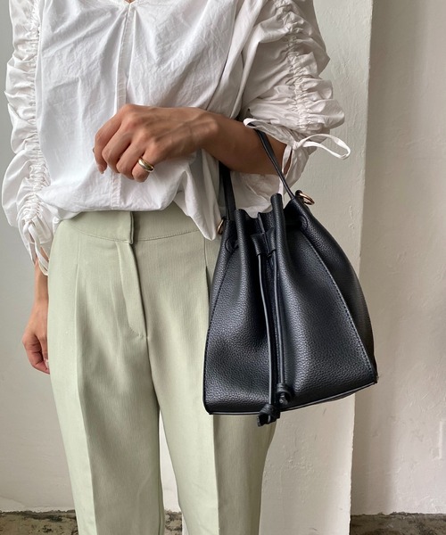 CAPRICIEUX LE'MAGE(カプリシューレマージュ)の「ドロストワンハンドルショルダーバッグ(ショルダーバッグ・レディース・ベージュ/グレー/ブラック・ONESIZE)」の20枚目の写真