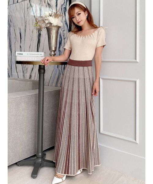 RESEXXY（リゼクシー）の「オフショルデザインニットワンピース（ワンピース・レディース・ブラック/ベージュ/モカ・FREE）」の11枚目の写真