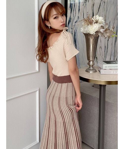 RESEXXY（リゼクシー）の「オフショルデザインニットワンピース（ワンピース・レディース・ブラック/ベージュ/モカ・FREE）」の9枚目の写真