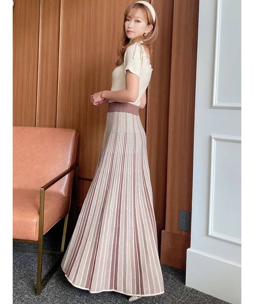 RESEXXY（リゼクシー）の「オフショルデザインニットワンピース（ワンピース・レディース・ブラック/ベージュ/モカ・FREE）」の8枚目の写真