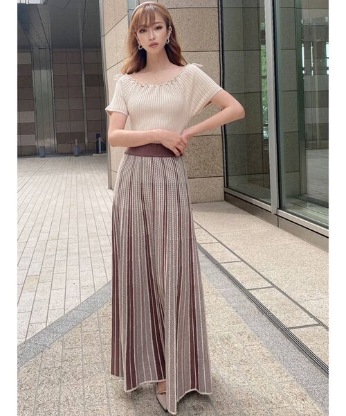 RESEXXY（リゼクシー）の「オフショルデザインニットワンピース（ワンピース・レディース・ブラック/ベージュ/モカ・FREE）」の17枚目の写真