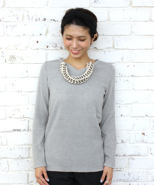 mystic（ミスティック）の「起毛リブVネックプルオーバー（ニット/セーター・レディース・チャコールグレー/オフホワイト/ピンク/グレー・ﾌﾘ-）」の3枚目の写真