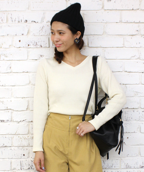 mystic（ミスティック）の「起毛リブVネックプルオーバー（ニット/セーター・レディース・チャコールグレー/オフホワイト/ピンク/グレー・ﾌﾘ-）」の2枚目の写真