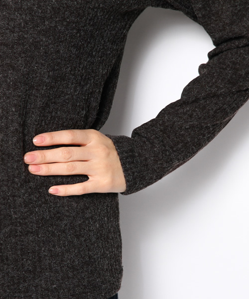 mystic（ミスティック）の「起毛リブVネックプルオーバー（ニット/セーター・レディース・チャコールグレー/オフホワイト/ピンク/グレー・ﾌﾘ-）」の9枚目の写真