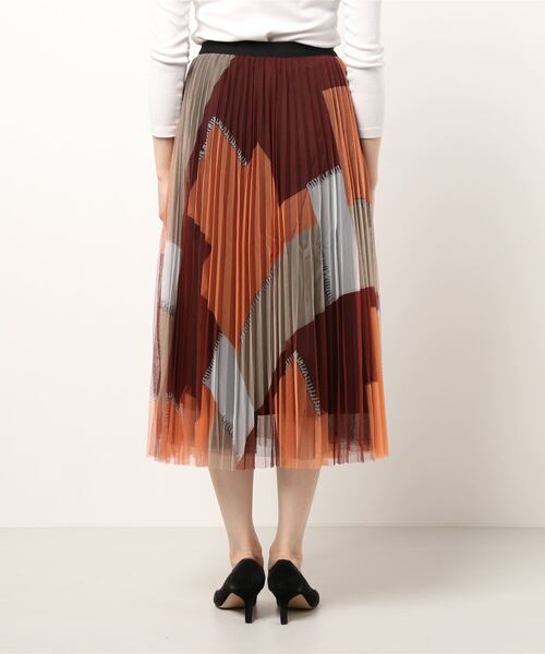 Alluge（アルージュ）の「パッチワークプリントプリーツスカート（スカート・レディース・ブルー/オレンジ・FREE）」の11枚目の写真
