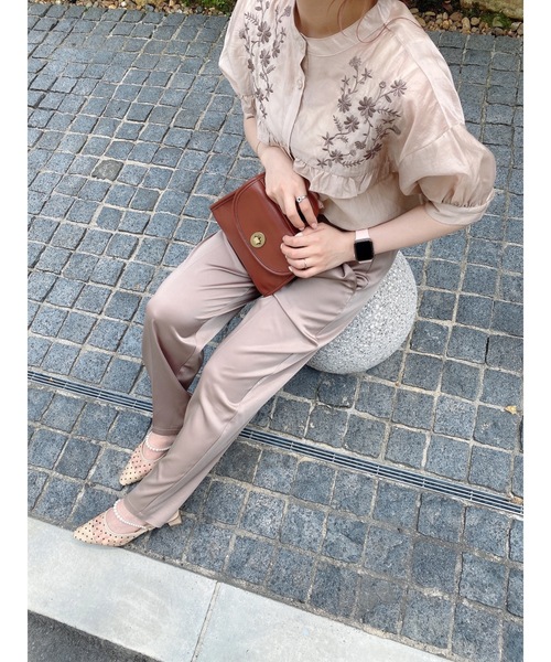 JUMELLE(ジュメロ)の「パウダータックパンツ(スラックス・レディース・ピンク/ブラック/グレイッシュベージュ・MEDIUM/SMALL)」の16枚目の写真