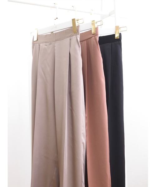 JUMELLE(ジュメロ)の「パウダータックパンツ(スラックス・レディース・ピンク/ブラック/グレイッシュベージュ・MEDIUM/SMALL)」の17枚目の写真