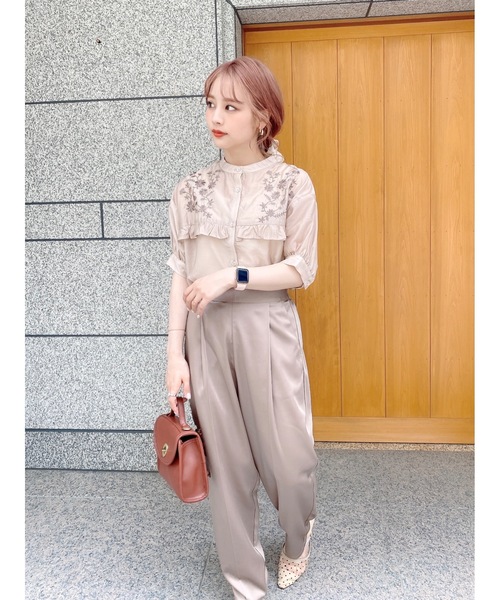 JUMELLE(ジュメロ)の「パウダータックパンツ(スラックス・レディース・ピンク/ブラック/グレイッシュベージュ・MEDIUM/SMALL)」の8枚目の写真