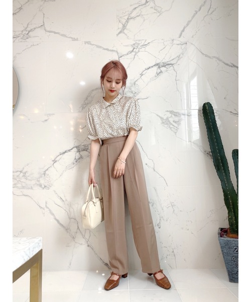 JUMELLE(ジュメロ)の「パウダータックパンツ(スラックス・レディース・ピンク/ブラック/グレイッシュベージュ・MEDIUM/SMALL)」の7枚目の写真