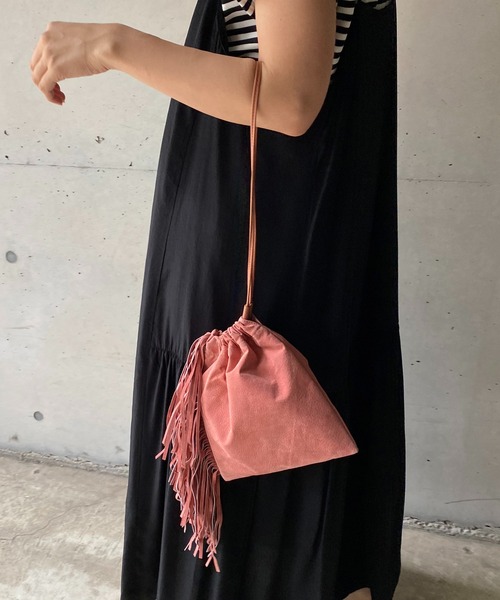 CAPRICIEUX LE'MAGE（カプリシューレマージュ）の「スエードフリンジ巾着バッグ（ショルダーバッグ・レディース・ピンク/ブルー/イエロー/ベージュ・FREE）」の16枚目の写真