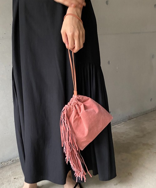 CAPRICIEUX LE'MAGE（カプリシューレマージュ）の「スエードフリンジ巾着バッグ（ショルダーバッグ・レディース・ピンク/ブルー/イエロー/ベージュ・FREE）」の14枚目の写真