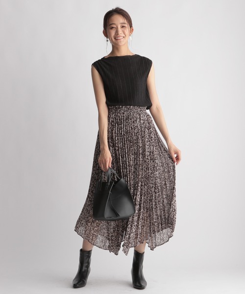 Andemiu（アンデミュウ）の「プリーツメロウカットソー959380（Tシャツ/カットソー・レディース・オフホワイト/ブラック/ベージュ・FREE）」の19枚目の写真