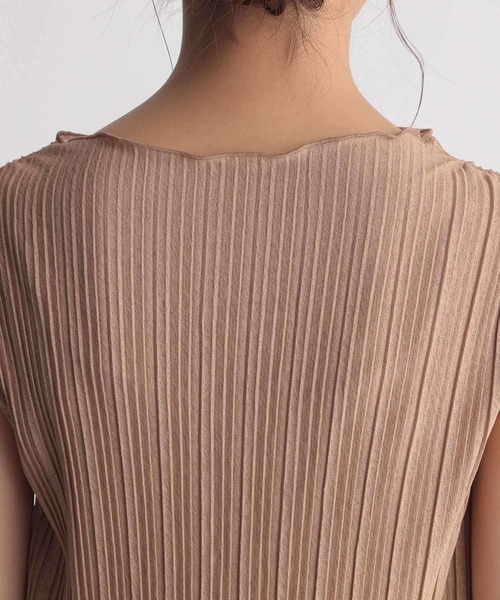 Andemiu（アンデミュウ）の「プリーツメロウカットソー959380（Tシャツ/カットソー・レディース・オフホワイト/ブラック/ベージュ・FREE）」の6枚目の写真