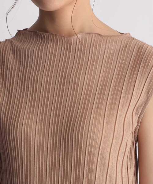 Andemiu（アンデミュウ）の「プリーツメロウカットソー959380（Tシャツ/カットソー・レディース・オフホワイト/ブラック/ベージュ・FREE）」の7枚目の写真