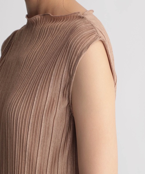 Andemiu（アンデミュウ）の「プリーツメロウカットソー959380（Tシャツ/カットソー・レディース・オフホワイト/ブラック/ベージュ・FREE）」の8枚目の写真