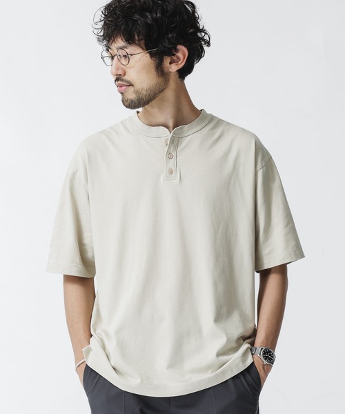 NANO universe（ナノユニバース）の「フェード加工ヘンリーネック