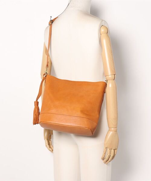 fes（フェス）の「fes/フェス カウレザー 2wayバッグ（ハンドバッグ・レディース・ブラウン・FREE）」の6枚目の写真