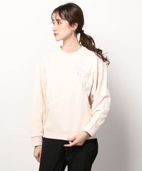 adidas（アディダス）の「トレフォイル フリンジ刺しゅう付きスウェット / アディダスオリジナルス（スウェット・レディース・ブラック/アイボリー・SMALL/MEDIUM/LARGE/X-LARGE/XX-LARGE/X-SMALL）」の6枚目の写真